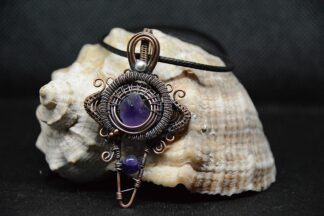 "Amulet vnitřního klidu" se surovým krystalem fluoritu